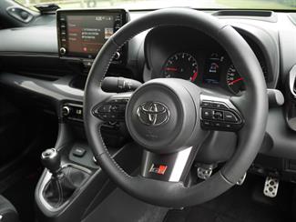 2021 Toyota Yaris - Thumbnail