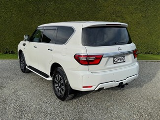 2022 Nissan Patrol - Thumbnail