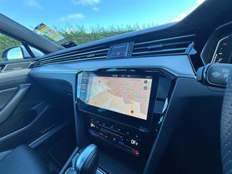 2023 Volkswagen Passat - Thumbnail
