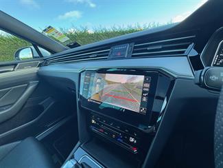 2023 Volkswagen Passat - Thumbnail