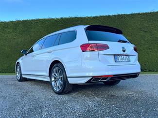 2023 Volkswagen Passat - Thumbnail