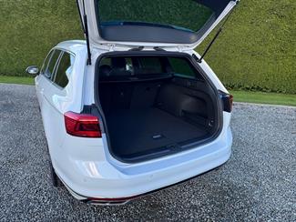 2023 Volkswagen Passat - Thumbnail