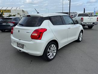 2021 SUZUKI SWIFT - Thumbnail