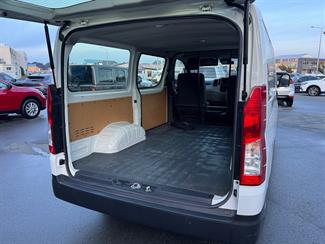 2020 Toyota Hiace - Thumbnail