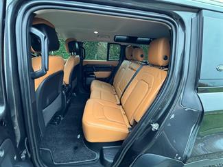2024 Land Rover Defender - Thumbnail