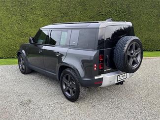 2024 Land Rover Defender - Thumbnail
