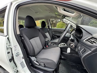 2021 Mitsubishi Triton - Thumbnail