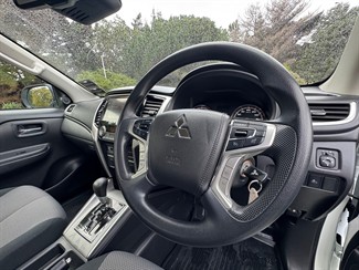 2021 Mitsubishi Triton - Thumbnail