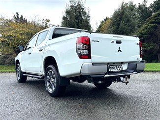 2021 Mitsubishi Triton - Thumbnail