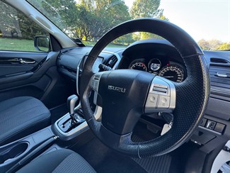 2019 Isuzu MU-X - Thumbnail