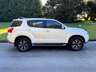 2019 Isuzu MU-X - Thumbnail