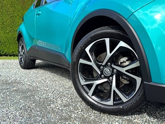 2018 Toyota C-HR - Thumbnail