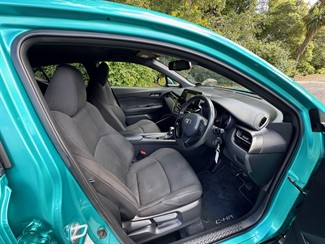 2018 Toyota C-HR - Thumbnail