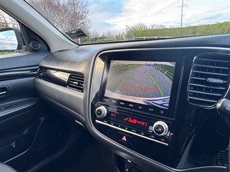 2022 Mitsubishi Outlander - Thumbnail