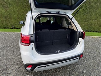 2022 Mitsubishi Outlander - Thumbnail