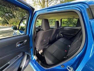 2017 SUZUKI SWIFT - Thumbnail