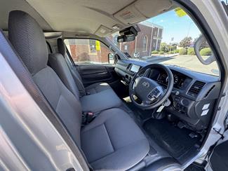 2021 Toyota Hiace - Thumbnail