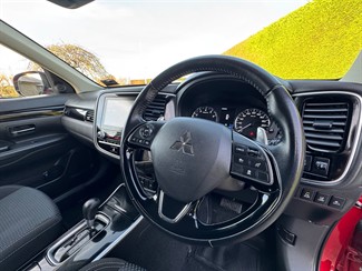 2020 Mitsubishi Outlander - Thumbnail