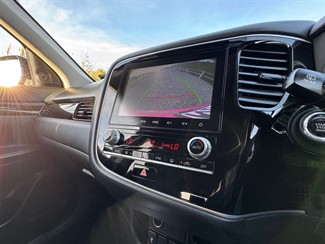 2020 Mitsubishi Outlander - Thumbnail