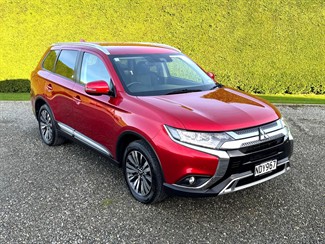 2020 Mitsubishi Outlander - Thumbnail