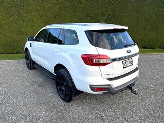 2019 Ford Everest - Thumbnail