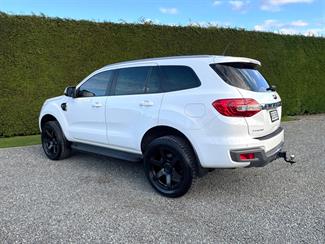 2019 Ford Everest - Thumbnail