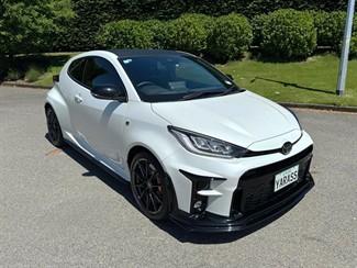 2021 Toyota Yaris - Thumbnail