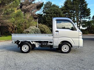 2024 Daihatsu Hijet - Thumbnail
