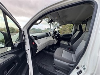 2021 Toyota Hiace - Thumbnail