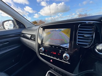 2022 Mitsubishi Outlander - Thumbnail