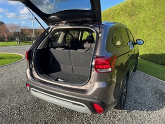 2022 Mitsubishi Outlander - Thumbnail