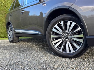 2022 Mitsubishi Outlander - Thumbnail