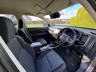 2022 Mitsubishi Outlander - Thumbnail