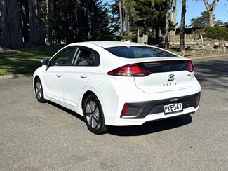 2022 Hyundai Ioniq - Thumbnail