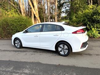 2022 Hyundai Ioniq - Thumbnail