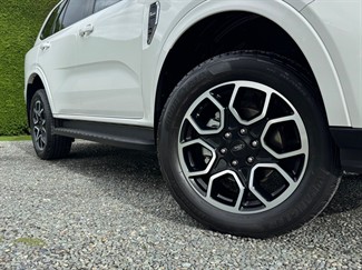 2023 Ford Everest - Thumbnail