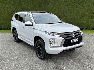 2022 Mitsubishi Pajero Sport - Thumbnail