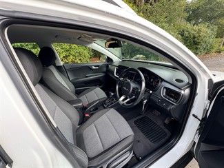 2023 KIA Stonic - Thumbnail