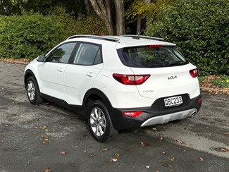 2023 KIA Stonic - Thumbnail