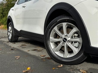 2023 KIA Stonic - Thumbnail