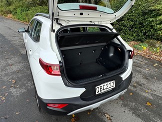 2023 KIA Stonic - Thumbnail