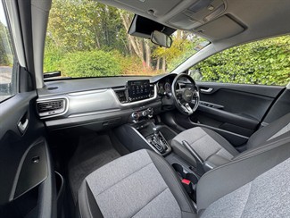 2023 KIA Stonic - Thumbnail