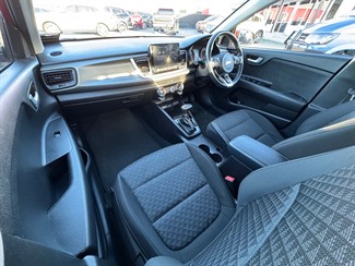 2020 Kia Rio - Thumbnail