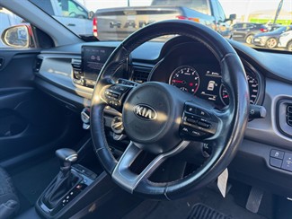 2020 Kia Rio - Thumbnail