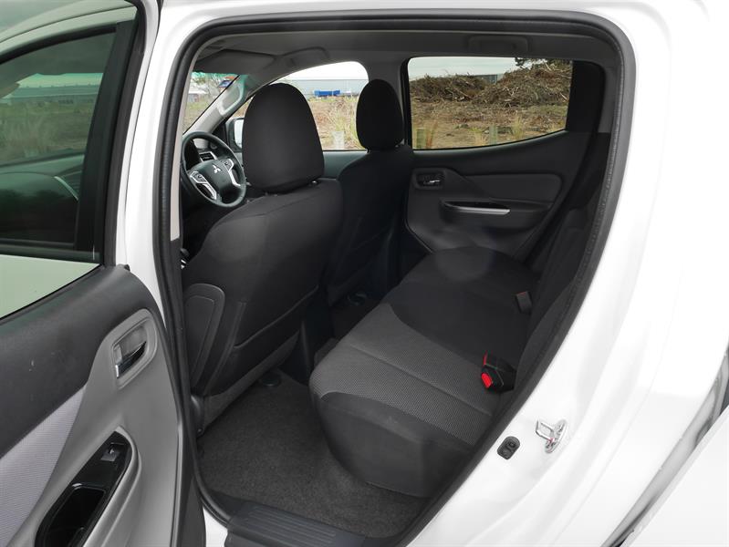 2017 Mitsubishi Triton