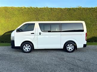 2017 Toyota Hiace - Thumbnail