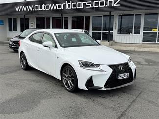 2017 Lexus IS200t - Thumbnail