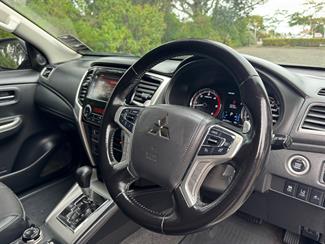 2021 Mitsubishi Triton - Thumbnail