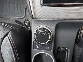2021 Mitsubishi Triton - Thumbnail