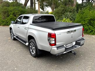 2021 Mitsubishi Triton - Thumbnail